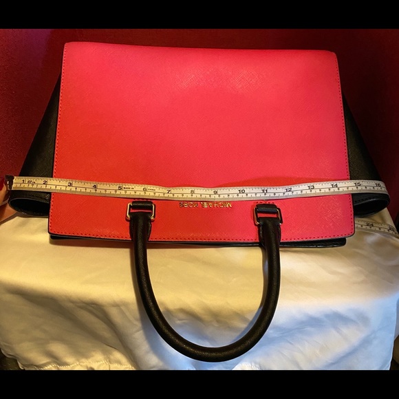 *SOLD* Michael Kors Selma Large Bag - Picture 6 of 7